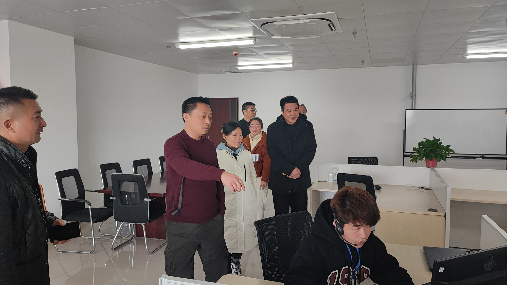 热烈欢迎合肥市残联领导莅临安徽德远助残就业服务中心指导工作！